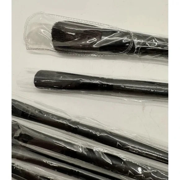 11‎ Piece Black Handle Makeup Brush Set – New in Sleeves – MAC Style - Picture 6 of 7